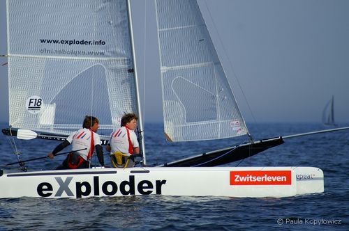 Catamaran de sport de régate - EXPLODER F18 - eXploder Cats - double trapèze / F18
