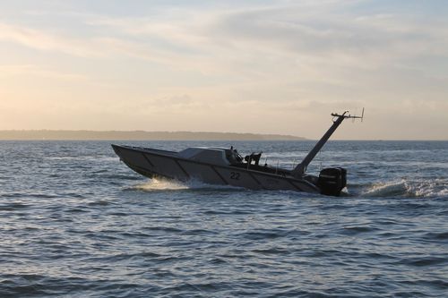 Drone marin de surveillance - C-Target 9  - Autonomous Surface Vehicles, UK - autonome