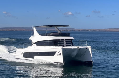 Motor-yacht catamaran - 56MY - AVENTURA YACHTS - de croisière / à fly / 3 cabines