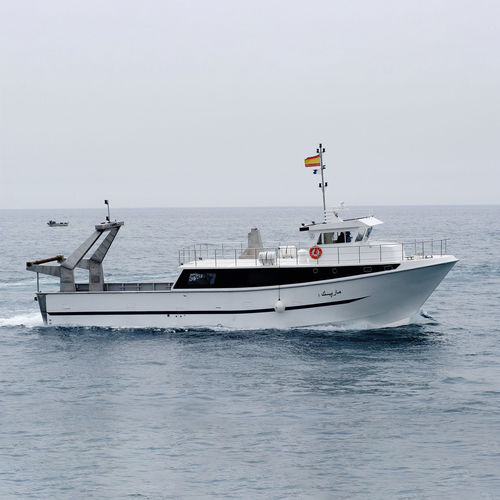 Chalutier - 3500 - 3000 TW - ARESA SHIPYARD - in-bord / GRP