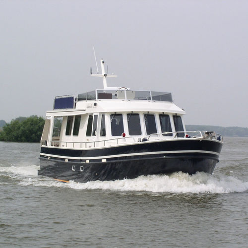 Trawler in-bord - 1320 Horizon - De Alm  - à fly / en acier