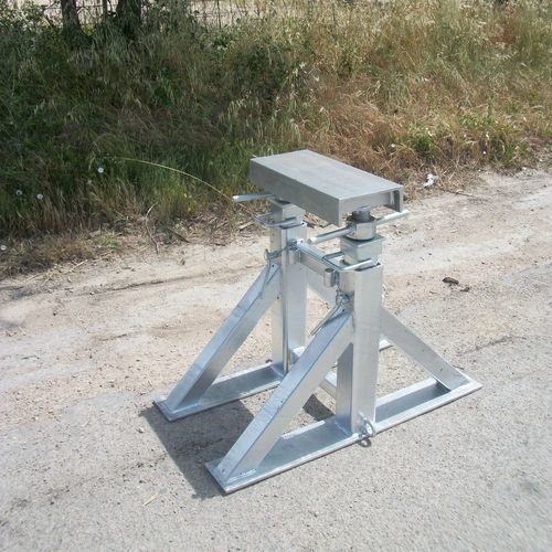 Pied de mise sur cale pour bateau à moteur - TAR2T 03 h. 08/11 - Naval Tecno Sud - ajustable / pour quille / galvanisé