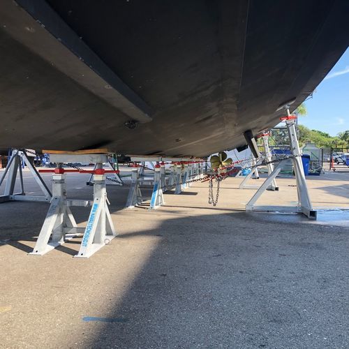 Pied de mise sur cale pour bateau à moteur - TAR2T 20 h. 08/12 - Naval Tecno Sud - ajustable / pour quille / galvanisé