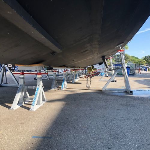 Pied de mise sur cale pour bateau à moteur - TAR2T 20 h. 14/22 - Naval Tecno Sud - ajustable / fixe / galvanisé