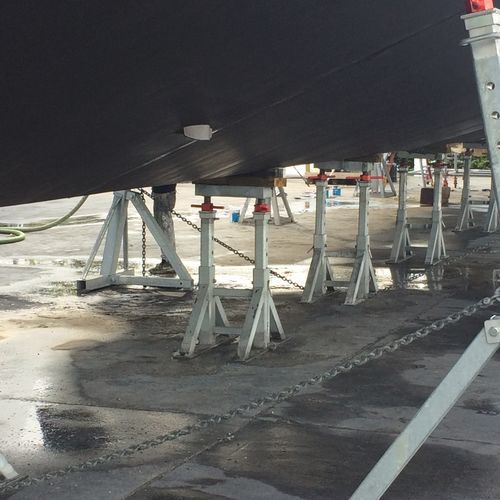 Pied de mise sur cale pour bateau à moteur - TAR2T 40 h. 14/22 - Naval Tecno Sud - ajustable / pour quille / galvanisé