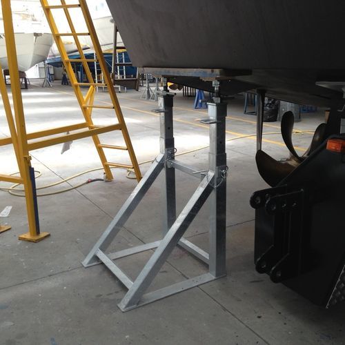 Ber de bateau à moteur - CV2T ton. 10+10 h.10/15 - Naval Tecno Sud - ajustable / fixe