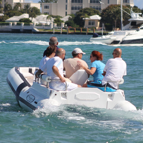 Bateau pneumatique in-bord - DJ 16 - Aquascan Inc - diesel / semi-rigide / à console centrale