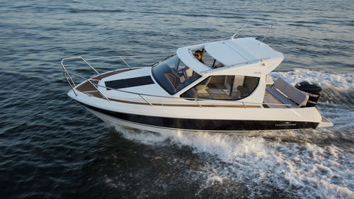 Cabin-cruiser hors-bord - 760 HTS  - Admiral Boats S.A. - hard-top / à cockpit fermé / max. 8 personnes