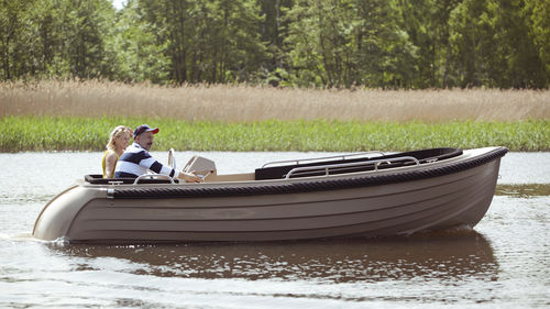 Runabout in-bord - Admiral 570 Lifestyle - Admiral Boats S.A. - électrique / à double console / max. 6 personnes