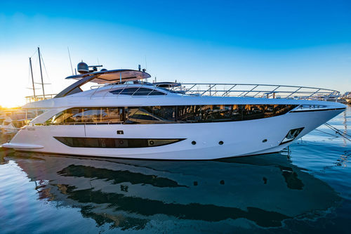 Motor-yacht de croisière - 100 - PERMARE SRL - à fly / 5 cabines / 10 couchages