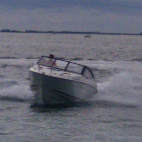 Day-cruiser hors-bord - 630  - Parker Poland - open / max. 7 personnes / bain de soleil