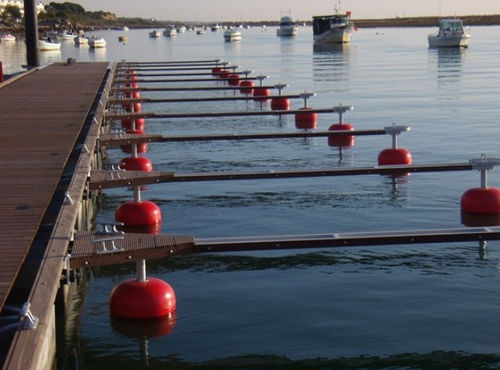 Catway en acier - Sagres  - Lindley Marinas - galvanisé