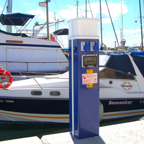 Borne de distribution d'eau - Classic - Lindley Marinas - de distribution électrique / avec éclairage intégré / pour ponton