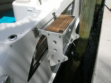 Échelle pour yacht - 2-Step - Ne Wave Fabrication - pour bateau / pliante / d'embarquement