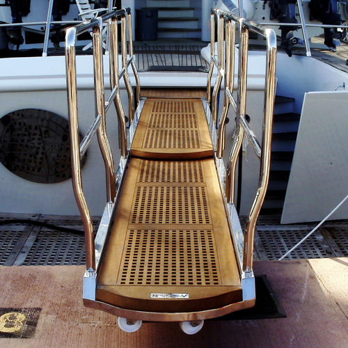Passerelle de super-yacht - APOLLON 5.5R SPECIAL - NV | SuperYacht Accessories - télescopique / pivotante / escamotable