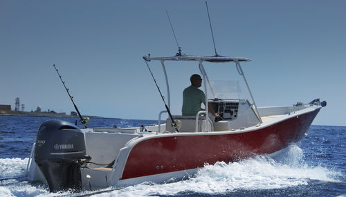 Coque open en aluminium - 25 Fisherman - NAUTICA CANCELLI CESARE - hors-bord / à console centrale / de pêche sportive