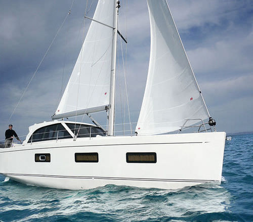 Voilier de croisière - 42 - ALBATROSS YACHTS - à fly fermé / bout-dehors