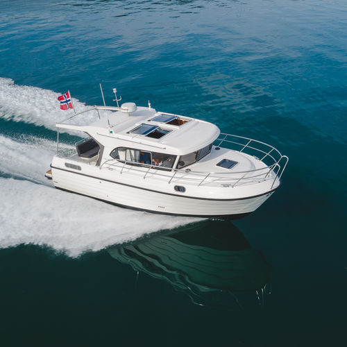 Cabin-cruiser in-bord - 930 - Viknes - hard-top / avec timonerie / max. 8 personnes