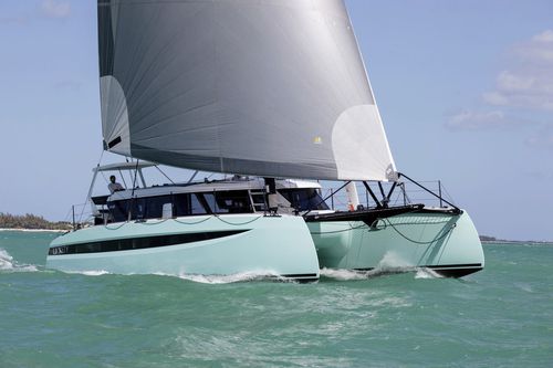 Sailing-yacht en carbone - 50 - HH CATAMARANS - catamaran / de course-croisière / 3 cabines