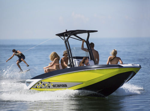 Coque open in-bord - 195 ID - Scarab/Rec Boat Holdings - à console centrale / de pêche sportive / max. 8 personnes