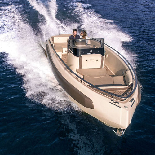 Coque open in-bord - TT280 - Invictus Yacht - diesel / à console centrale / max. 8 personnes