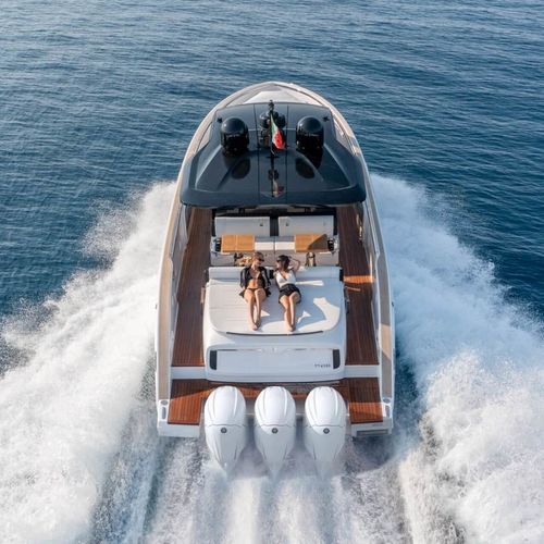 Vedette hors-bord - TT420S - Invictus Yacht - trimoteur / soft-top / de charter