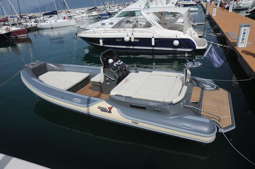 Bateau pneumatique in-bord - MV 780 EFB - MVMARINE SRL  - semi-rigide / open / à console latérale