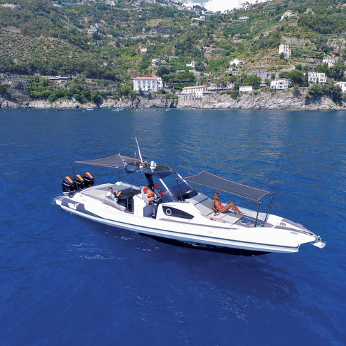 Bateau pneumatique hors-bord - MITO 40 - MVMARINE SRL  - trimoteur / semi-rigide / à console centrale