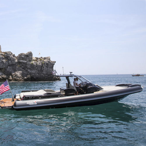 Bateau pneumatique in-bord - MITO 45 EFB - MVMARINE SRL  - bimoteur / semi-rigide / à console centrale