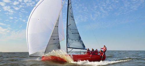 Voilier quillard de sport - 31R - Fareast Boats - monotype / en carbone / bout-dehors