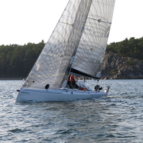 Voilier quillard de sport - 31R GRP Editon - Fareast Boats - de course / bout-dehors / mât carbone