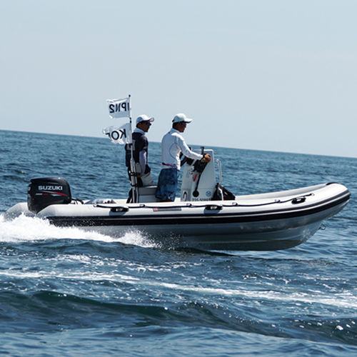 Bateau pneumatique hors-bord - 480 - Fareast Boats - RIB / à console centrale / max. 7 personnes