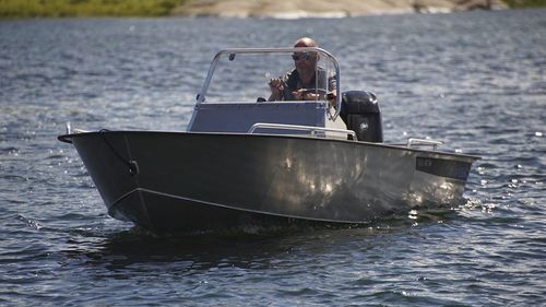 Barque hors-bord - AC-16 - Alunaut OÜ - à console centrale / en aluminium / max. 5 personnes