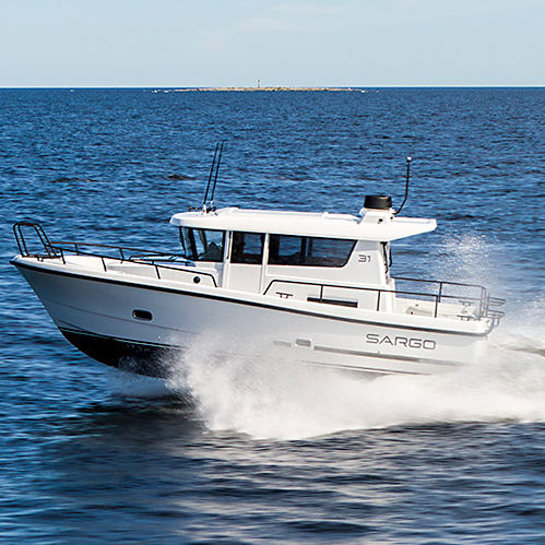 Vedette in-bord - 31 Aft Door - SARGO BOATS / Sarins Batar Oy Ab - bimoteur / à déplacement / hard-top
