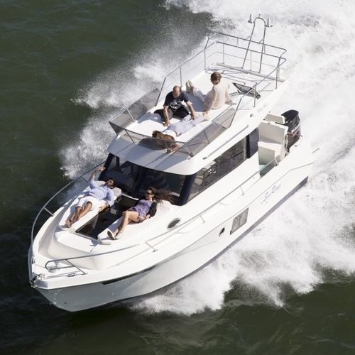 Cabin-cruiser hors-bord - 860 Blue Sky Fly Bridge  - San Remo Boats - à fly / 6 couchages / 8 couchages