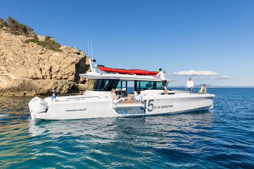 Vedette hors-bord - 45 - Axopar Boats Oy - hard-top / rapide / de loisir