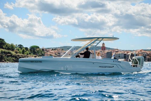 Coque open hors-bord - AX/E 22 - Axopar Boats Oy - électrique / carène à redan / à console centrale