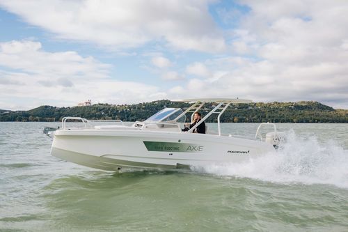 Coque open hors-bord - AX/E 25 - Axopar Boats Oy - électrique / à console centrale / haute performance