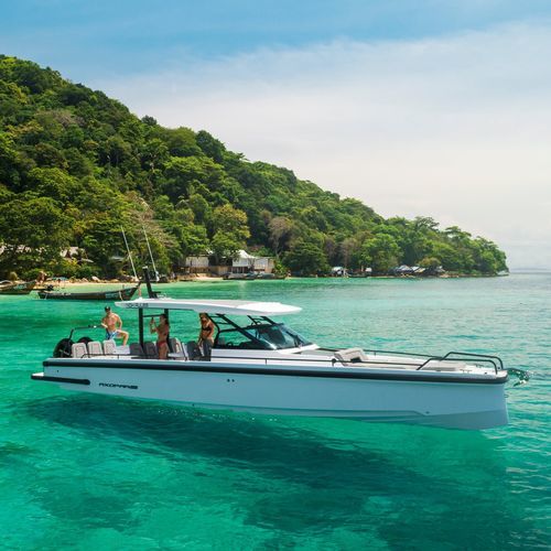Coque open hors-bord - 37 Sun Top - Axopar Boats Oy - bimoteur / soft-top / à console centrale