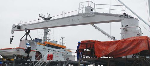 Grue pour navire - PHHC - YMV CRANE AND WINCH SYSTEMS - pour chantier naval / articulée / télescopique
