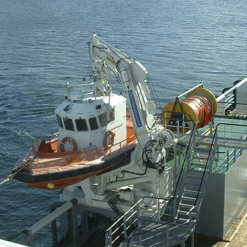 Bossoir pour navire - Alusafe 700 - Maritime Partner AS - hydraulique / pivotant