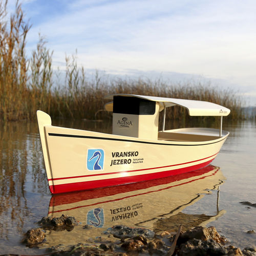 Bateau professionnel solaire électrique - AGENA MARIN - bateau à passagers / in-bord / coque rigide