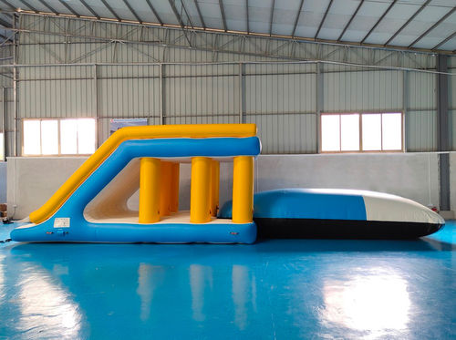 Jeu aquatique coussin - Hydrofun LTD - saut en hauteur / pour base de loisirs / gonflable