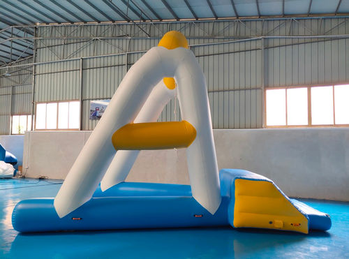 Jeu aquatique balançoire - ROPE SWING - Hydrofun LTD - pour base de loisirs / gonflable