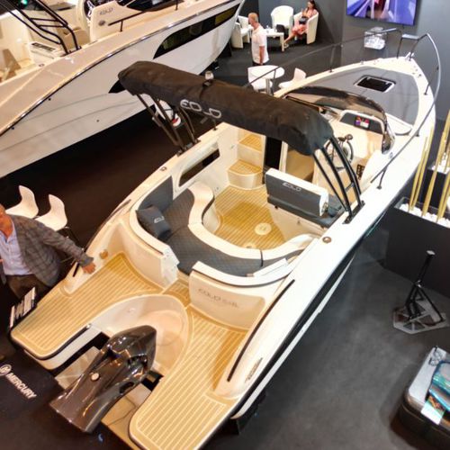 Day-cruiser hors-bord - 6.4 EL - Eolo - open / à console centrale / max. 7 personnes