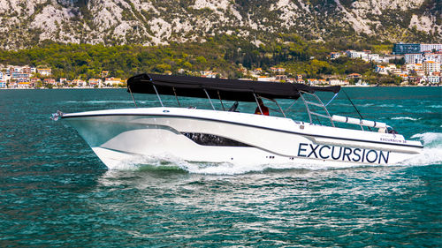 Bateau touristique - 36 - MERCAN YACHTING - in-bord