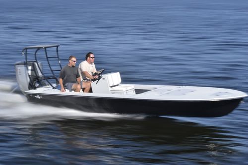 Flat boat hors-bord - Lightning - Beavertail Skiffs - à console centrale / open / de pêche sportive