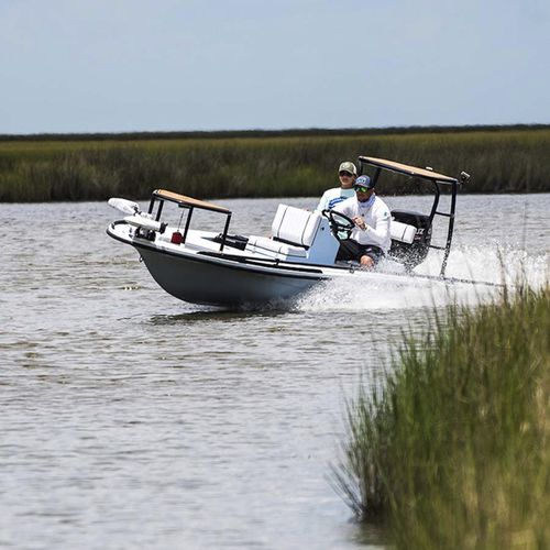 Coque open hors-bord - Mosquito - Beavertail Skiffs - à console centrale / de pêche sportive / skiff