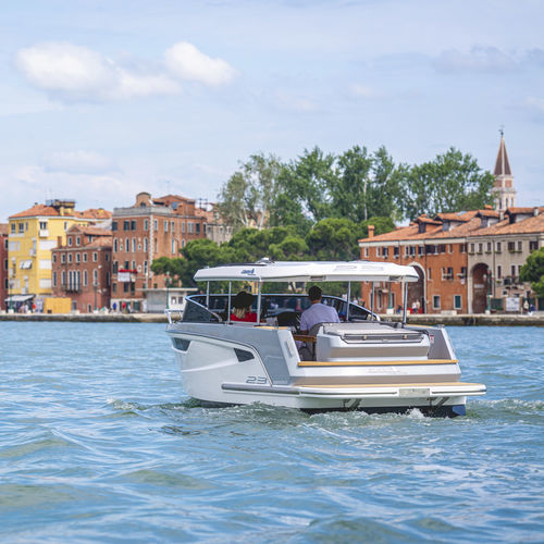 Cabin-cruiser in-bord - 23 EVO  - ALFASTREET YACHTS - électrique / à déplacement / hard-top