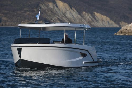 Day-cruiser in-bord - 21  - ALFASTREET YACHTS - électrique / open / hard-top